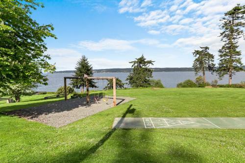 299 Coupeville Mid-century Bungalow