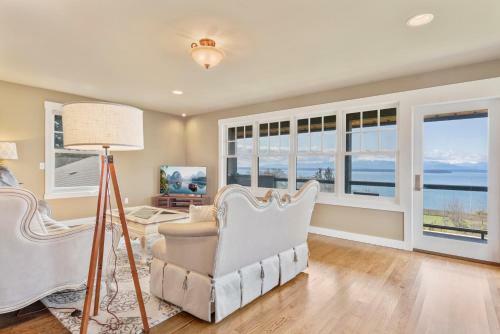 @ Marbella Lane - Waterfront 2br+studio Whidbey Isl