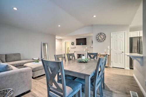 Chic Home With Views And Backyard About 1 Mi To River
