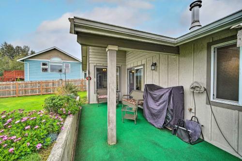 Upscale Home With Indoor Sauna On Sunset Pond!
