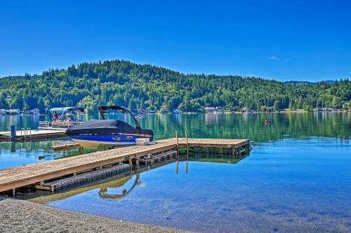 Dreamy Lakefront Home With Grill And Shared Dock!