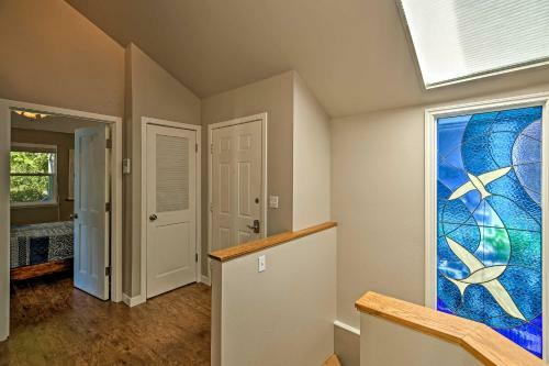 Dreamy Lakefront Home With Grill And Shared Dock!