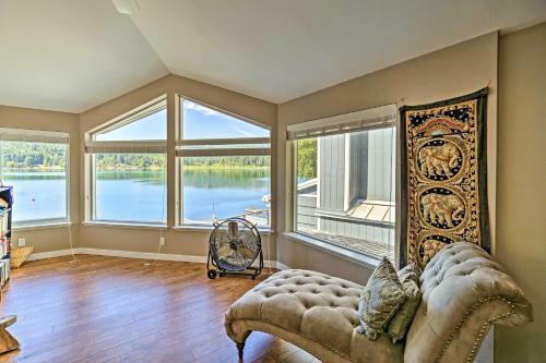 Dreamy Lakefront Home With Grill And Shared Dock!