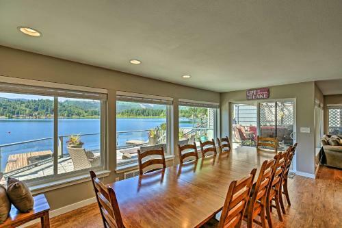 Dreamy Lakefront Home With Grill And Shared Dock!