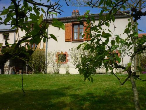 La Maison D'a C�t�