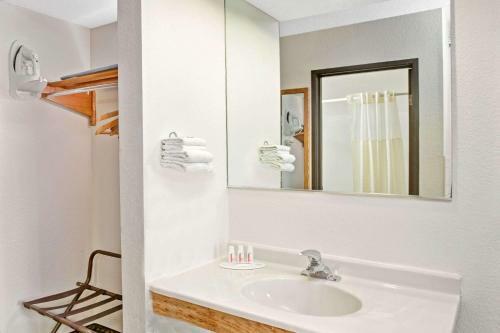 Hotel Super 8 Mokena