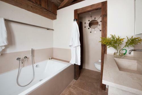 Chalet Debussy - Our Elegant Farmhouse