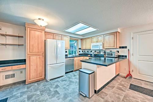 Lively Seattle Area Abode Near Parks And Golf