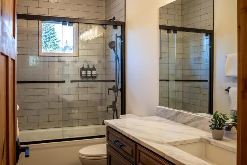 Enchantment Lodges Unit A Sleeps 13