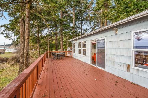 Marrowstone Island Beach Cabin