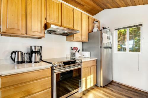 Marrowstone Island Beach Cabin