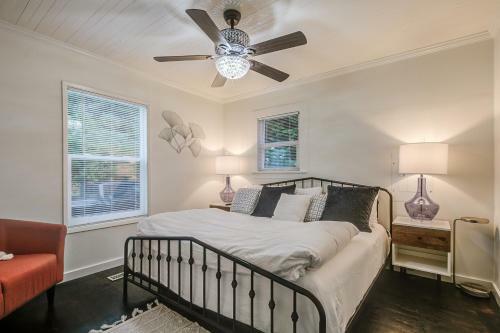 North Bend Downtown Cottage