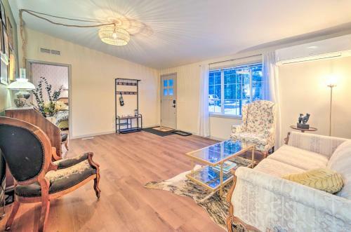 Family Home With Fire Pit, Grill And Fenced Yard!