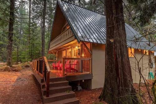 Family A-frame Cabin With Fireplace And Bunk Room