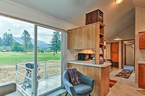 Woodsy Packwood Haven With Golf Course Access!