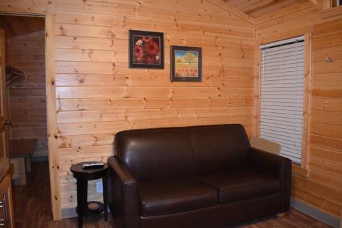 Tall Chief Camping Resort Cottage 1