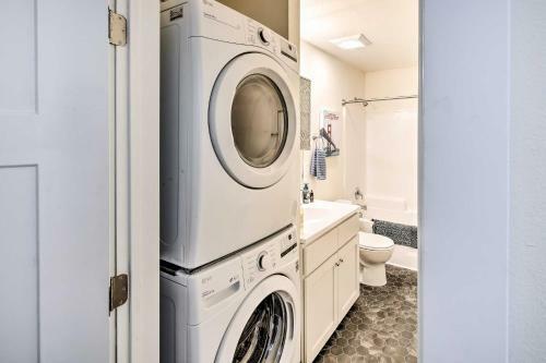 Quaint Albion Duplex With Easy River Access!