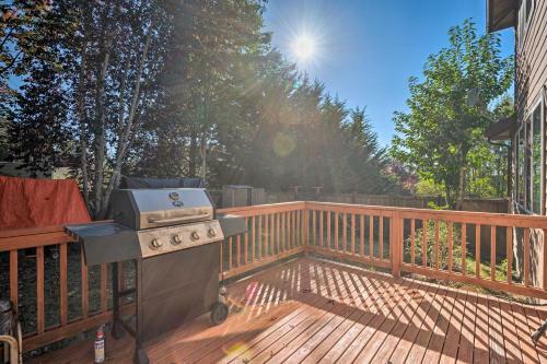 Ideally Located Renton Retreat - Private Yard