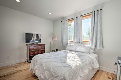 Ideally Located Renton Retreat - Private Yard