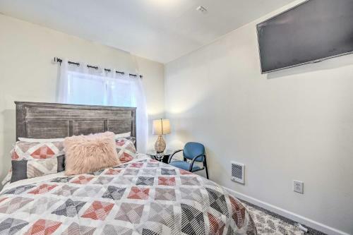 Modern Home With Deck About 14 Mi To Downtown Seattle!