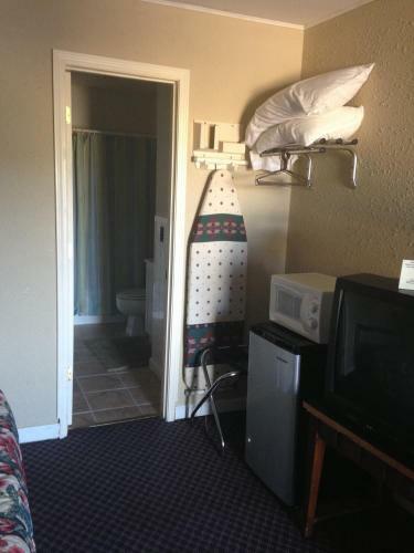 Rustic Motel Rolla