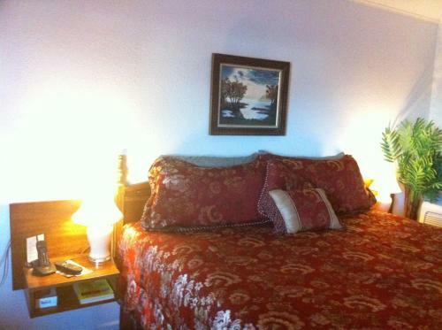 Rustic Motel Rolla