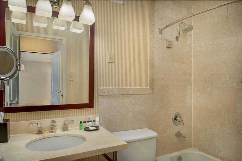Hotel Sheraton Westport Lakeside Chalet