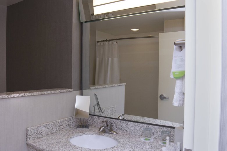 Hotel Courtyard By Marriott Jackson Airport/pearl