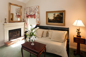 Posada Monmouth Historic Inn