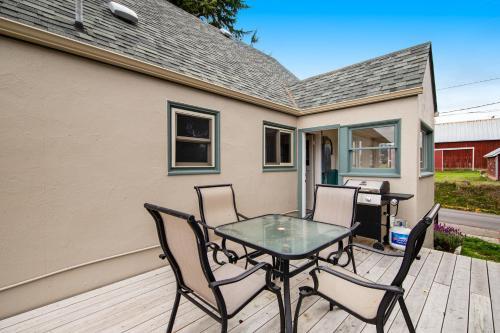 French Country Charm In Sequim