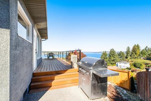 The Lookout At Chambers Bay