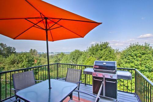 Home With Deck And Views - 2 Mi To Tacoma Dome!