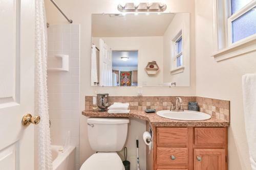 Cozy 2 Bdrm Apartment Southend Tacoma