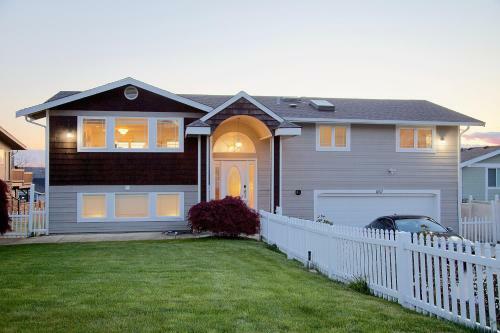 Scenic Lake View Home