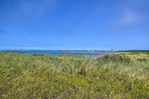 Ideally Located And Pet-friendly Westport Cabin