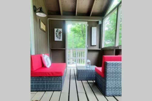 Comfort At The Woods-trendy Cabin