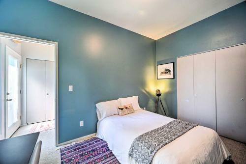 Stylish Getaway With Canal And Mtn Rooftop Views!
