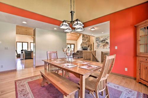 House With Deck, Fire Pit - 15 Mins To Snowshoe!
