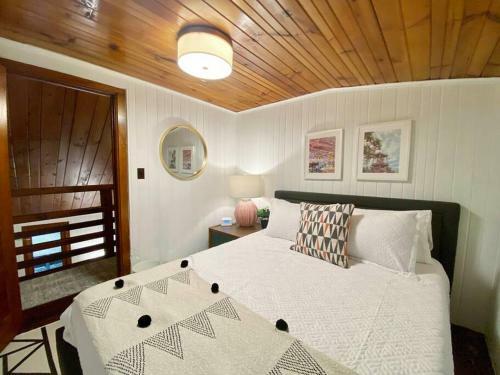 Stonewall Cottage - Close To Dt Baileys Harbor, Modern Amenities