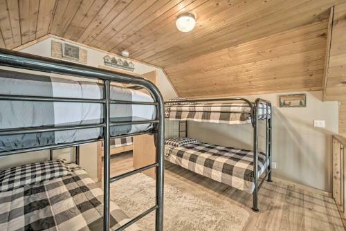 Cozy Birchwood Retreat On Utv Trail Fire Pit