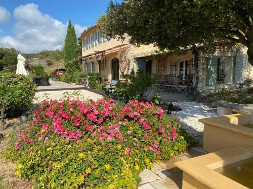 Villa Location Bastide Proven�ale Luberon � Murs (Gordes)