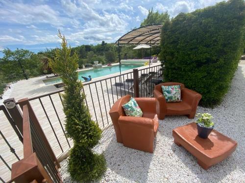 Villa Location Bastide Proven�ale Luberon � Murs (Gordes)