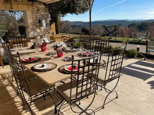 Villa Location Bastide Proven�ale Luberon � Murs (Gordes)