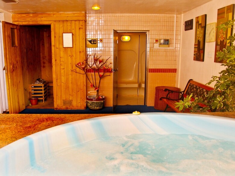 Arabian Courtyard Hotel & Spa