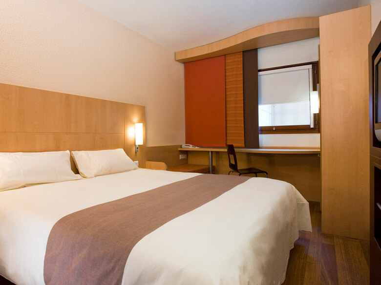 Hotel Ibis Casa Voyageurs