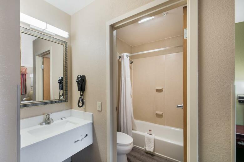 Hotel Red Carpet Inn-indian Head