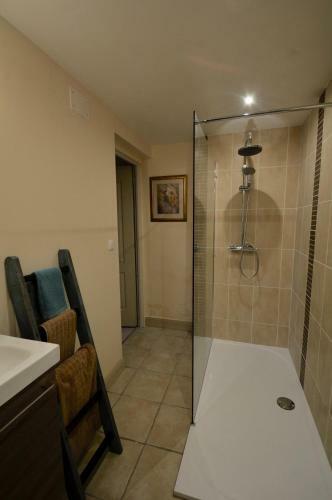 Bed & Breakfast Chez Fins Bois
