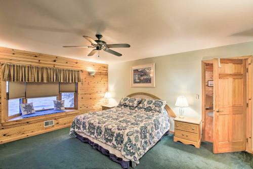 Waterfront Lake Winnebago Cottage - Boat Dock