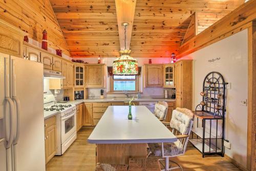 Waterfront Lake Winnebago Cottage - Boat Dock