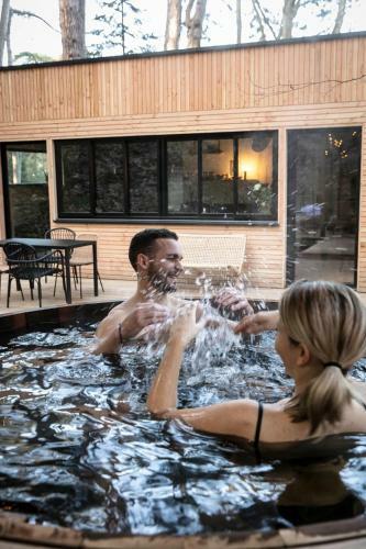 Bain de For�t - Lodges Cosy & Spa